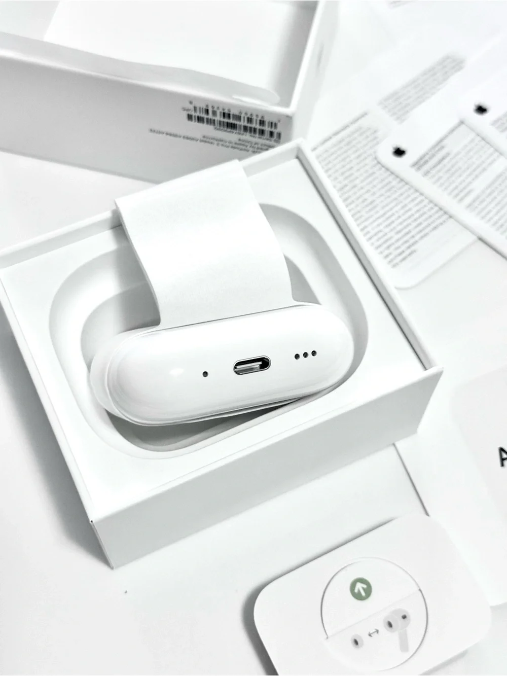 Apple AirPods Pro 3 (White) with Wireless Charging Case